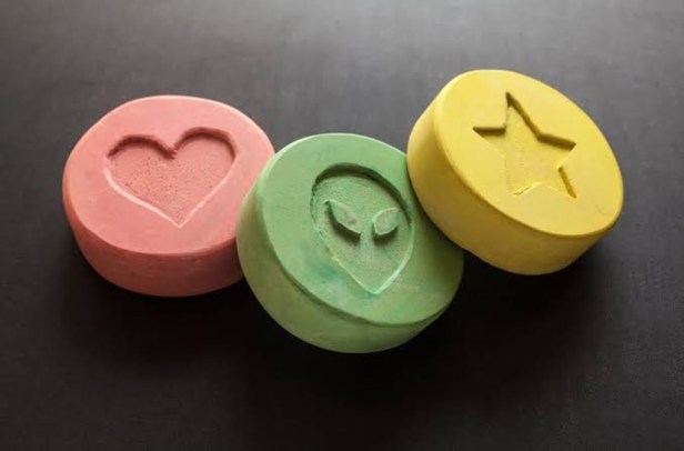 Legal Molly vs. Ecstasy: What’s the&nbsp;Difference?